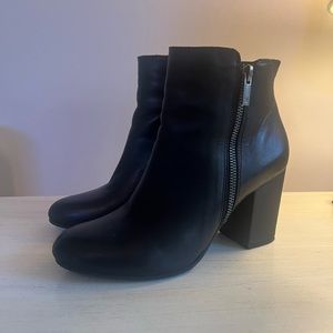Lucky Brand ankle boots *rare find*
